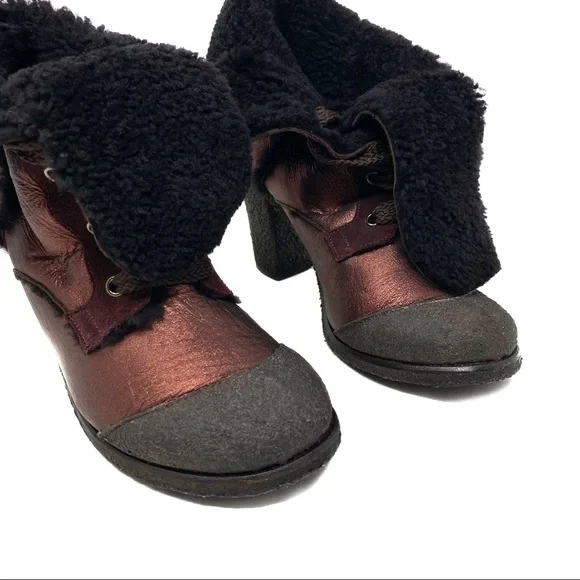 FENDI Vintage Metallic Leather Shearling Boots - Picture 4 of 8